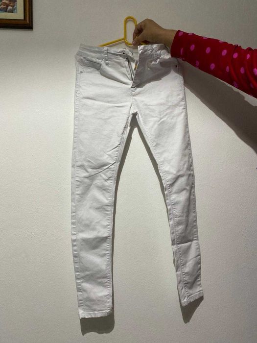 Calças skin brancas