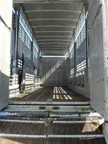 Do zwierzat do Bydla RENAULT T430 05/2016 zabudowa PEZZAIOLI