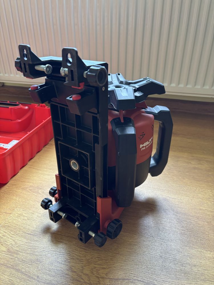 Ротаційний нівелір Hilti PR 3