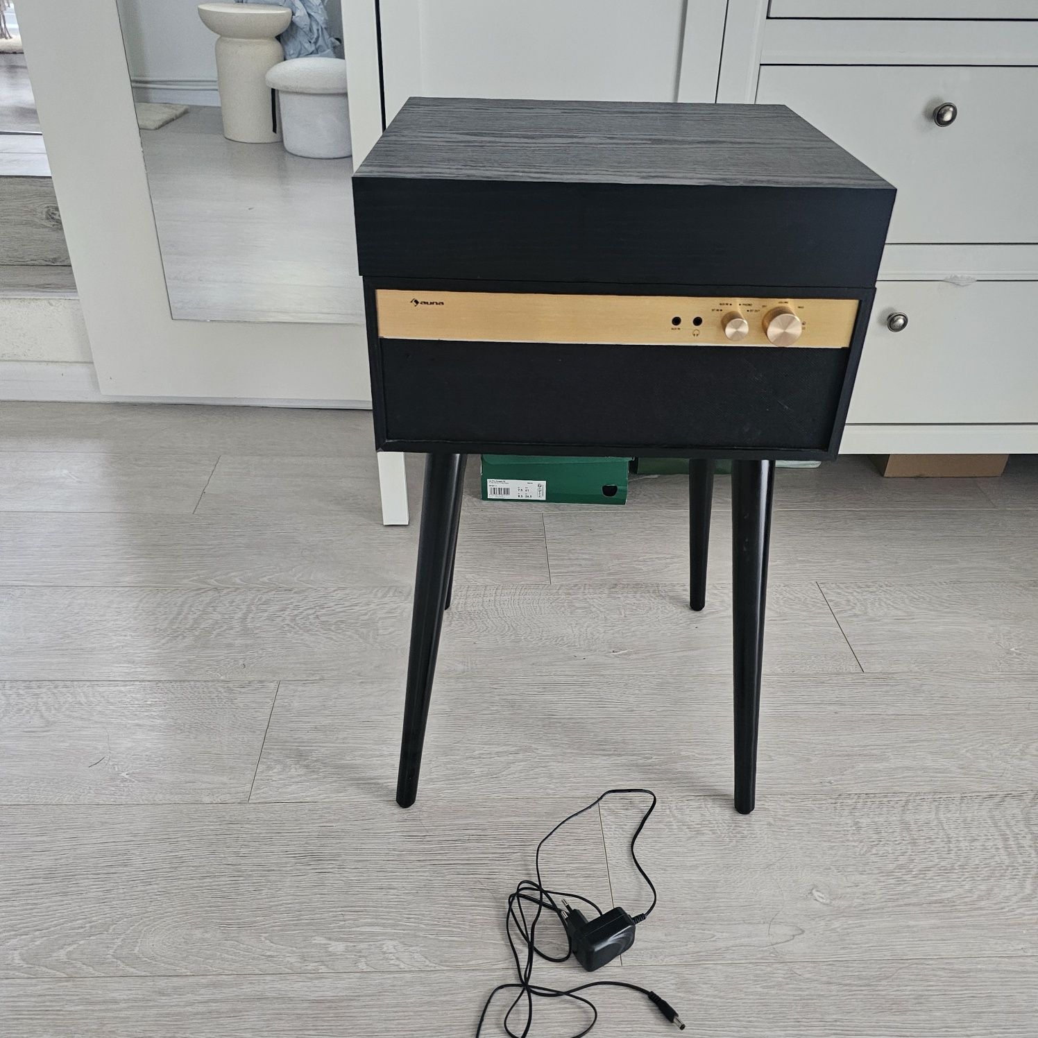 Gramofon bluetooth z wbudowanymi głośnikami