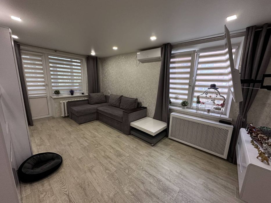 3 кімнатна квартира в Центрі з дизайнерським ремонтом[]