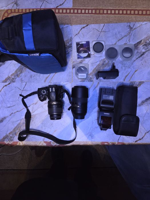 Cyfrowa lustrzanka Nikon D3200 + dodatki