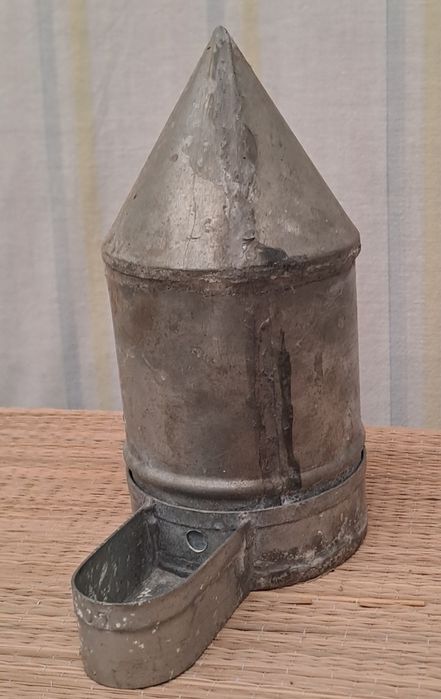 Bebedouros antigos para pássaros