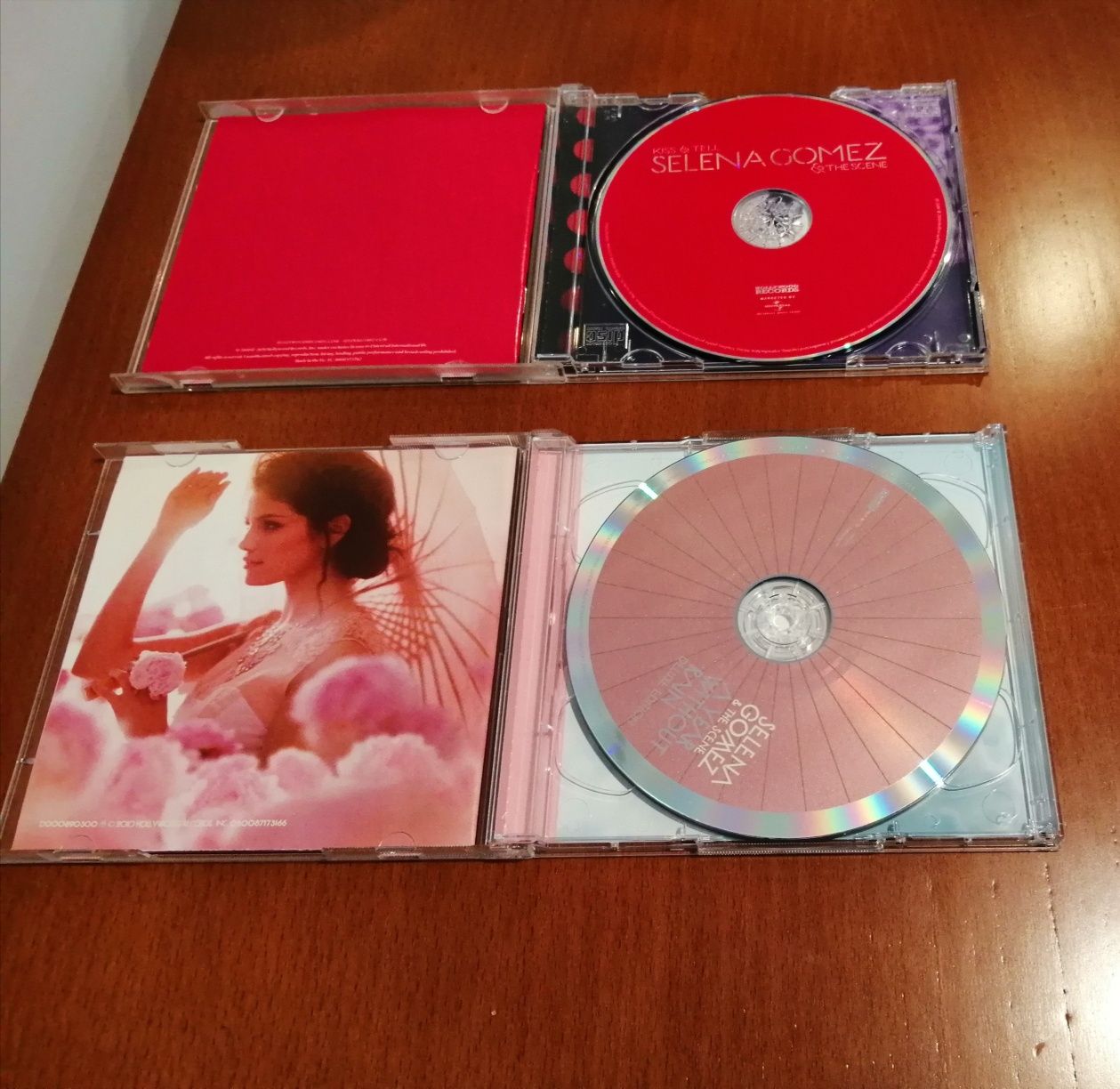CD + DVD Selena Gomez & The Scene - A Year Without Rain Deluxe Edition