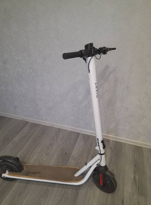 Продам електросамокат