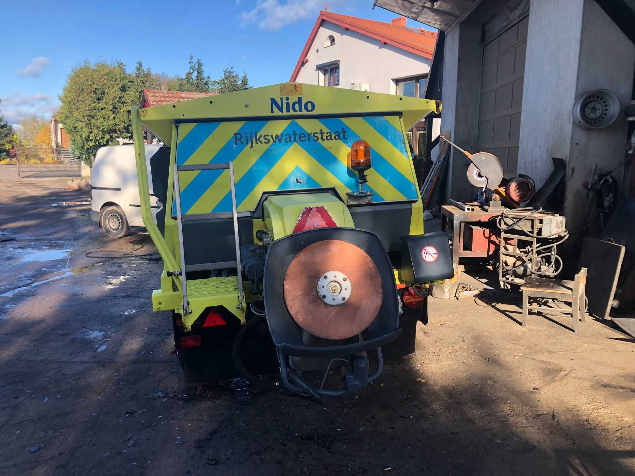 Piaskarka Solarka Posypywarka Epoke Igloo Schmidt Nido Stratos