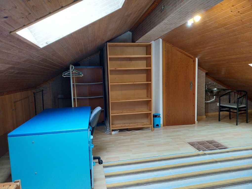 Quarto Duplo ou de casal em moradia - com muito espaço
