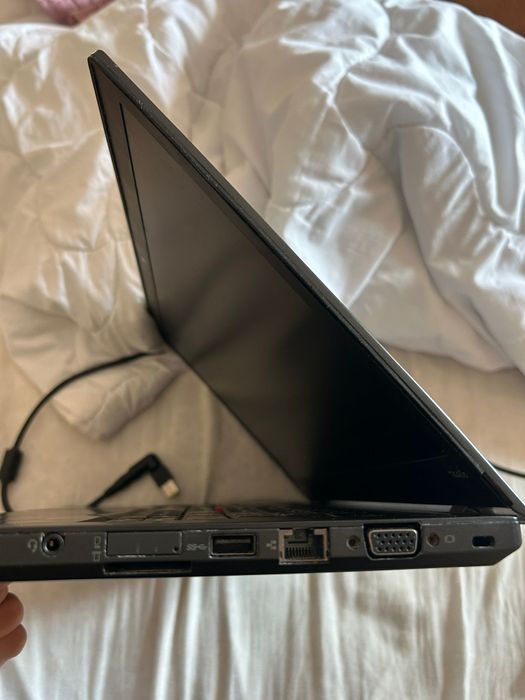 Portátil Lenovo 440