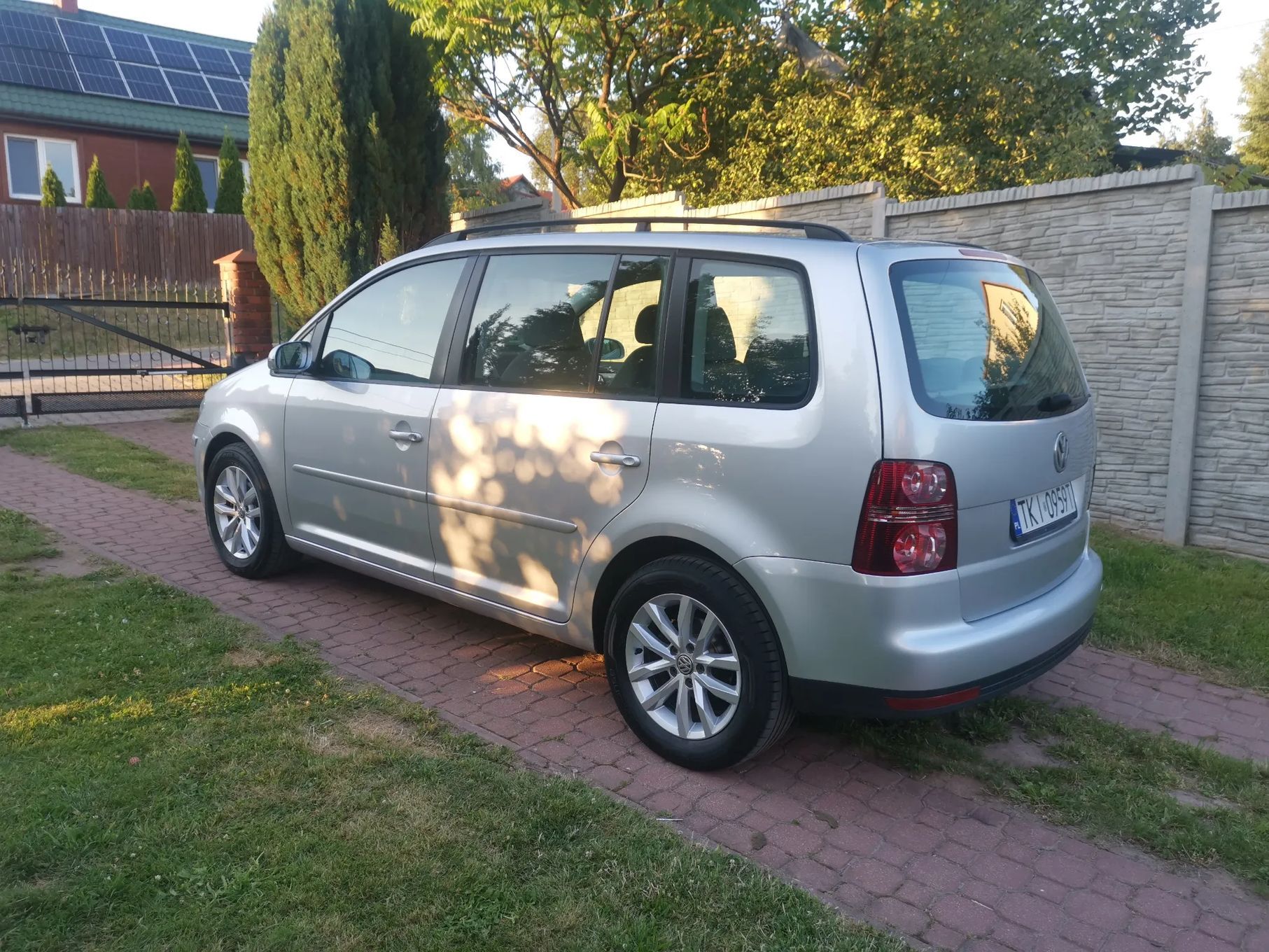 Volkswagen Touran 1.6_Mpi_Lpg_Stag_7_Osobowy