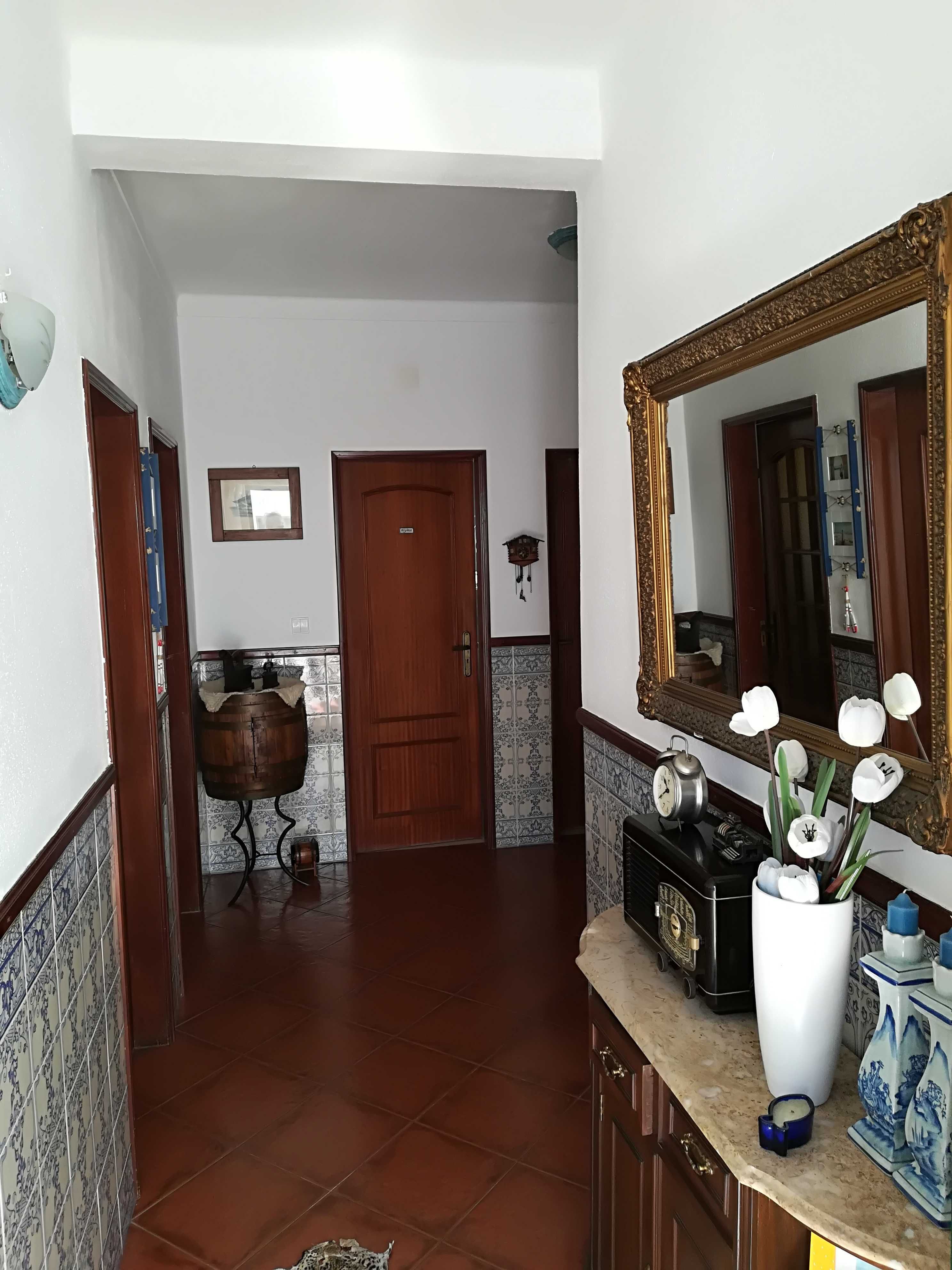 Moradia bifamiliar em Chainça, Abrantes com sótão, estilo duplex