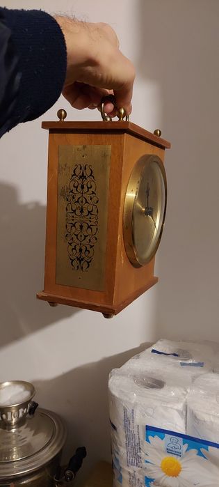 Stary zegar biurkowy