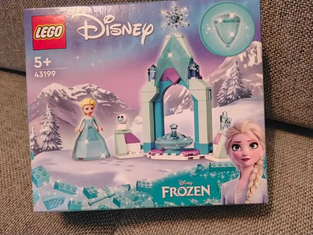 LEGO Frozen Dziedziniec zamku Elzy 43199