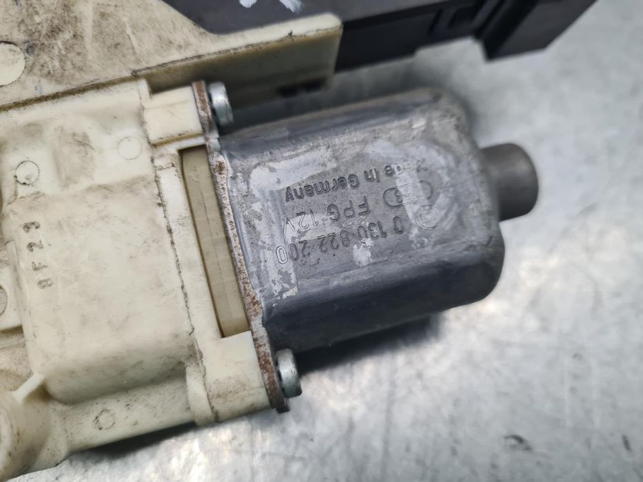 Motor vidro frente esquerdo PEUGEOT 407 (6D_)