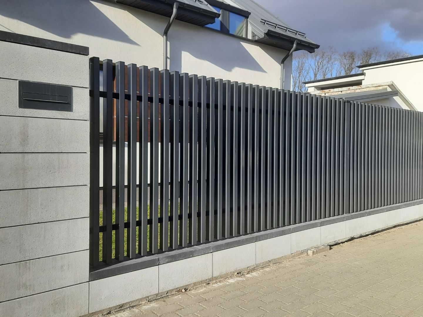 Ogrodzenie frontowe, murowane, metalowe - kompleksowy montaż od A do Z