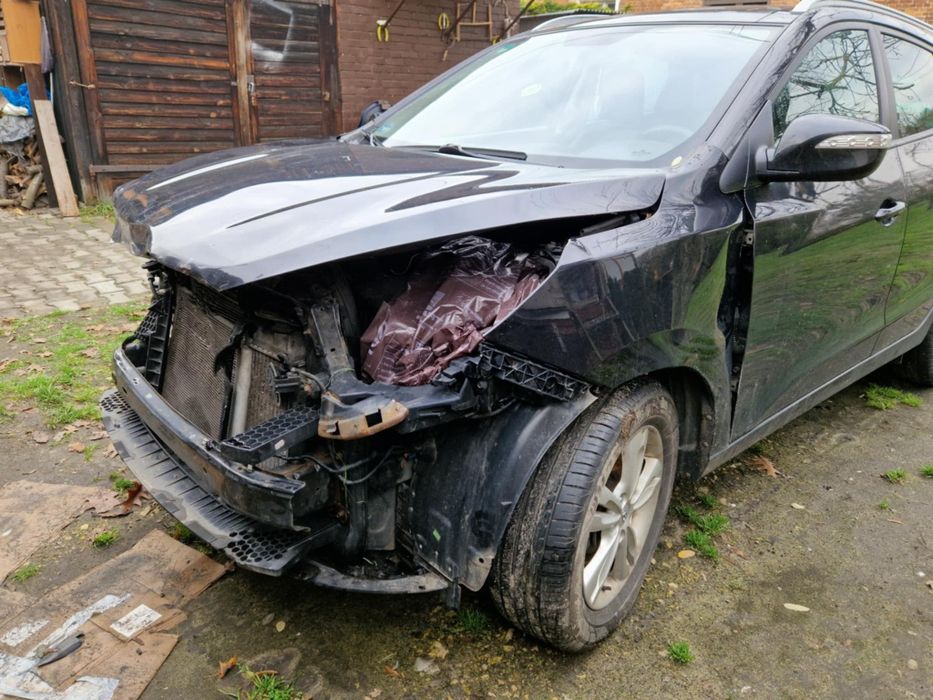 Samochód Hyundai ix35 po kolizji