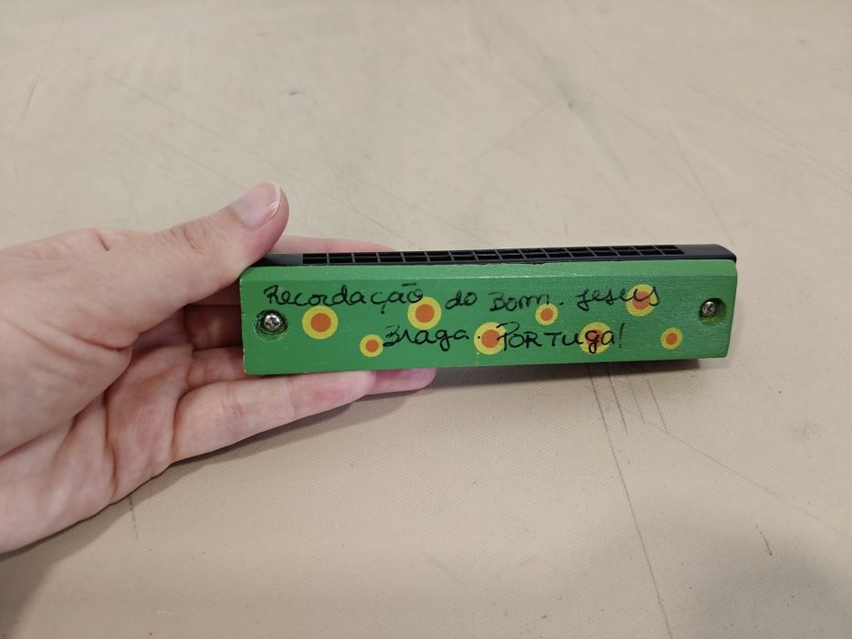 Harmónica artesanal — única, comprada em Braga