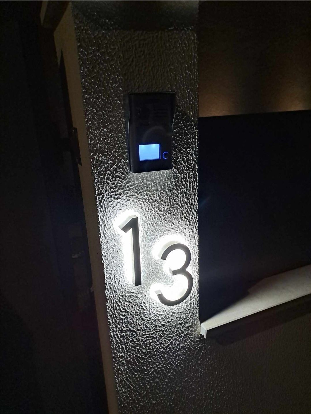 Número de porta em inox e luminoso Novo