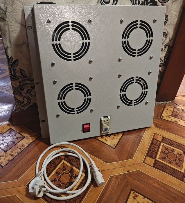 Вентиляторный блок 4 вентилятора с термостатом