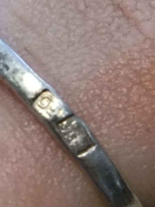 Srebrny pierscionek z bursztynem ,G5