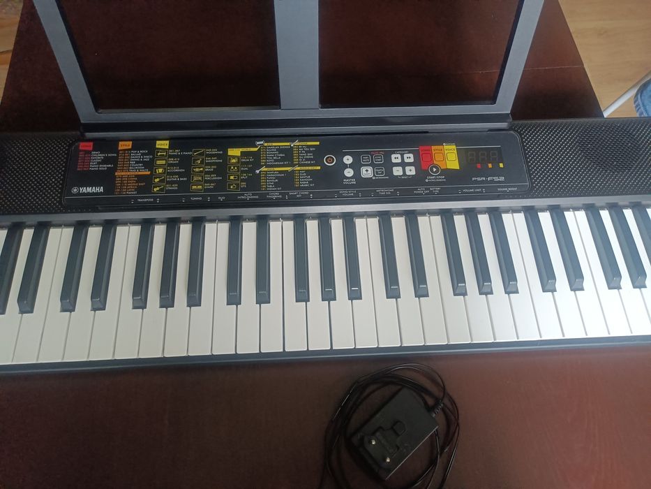 Keyboard Yamaha PSR-F52