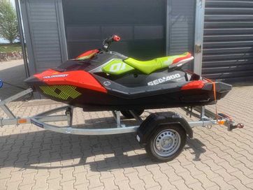 Wynajem skutera wodnego Sea Doo Spark Trixx 3 up wraz z przyczepką