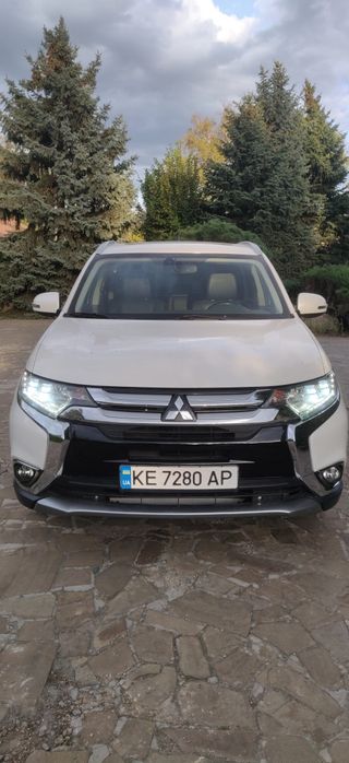 Mitsubishi Outlander 2015 (Митсубиши оутлндер)