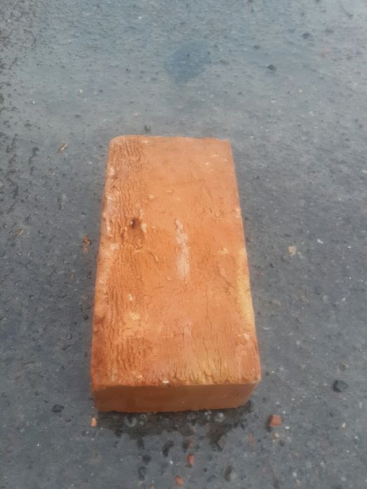 Цегла будівельна