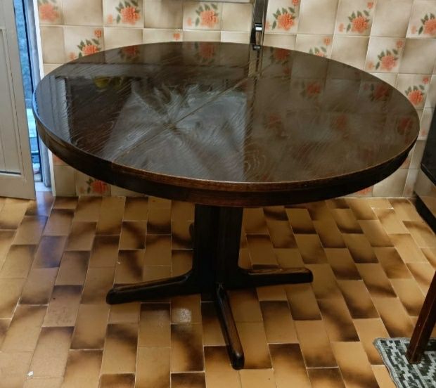 mesa de madeira maciça
