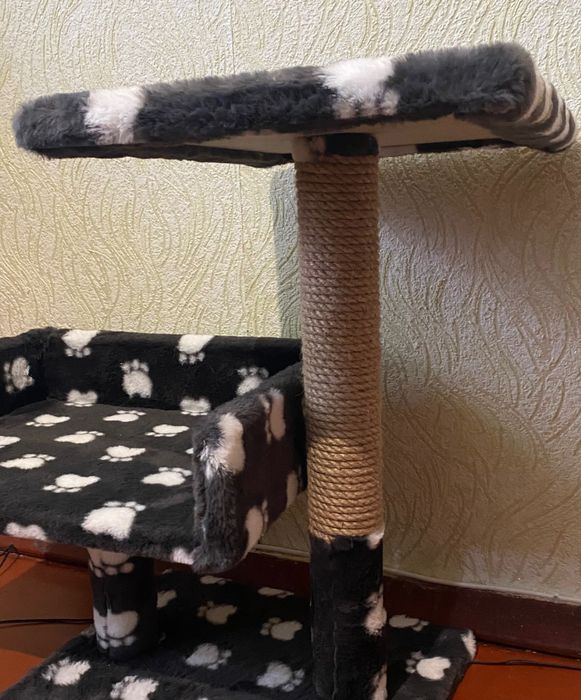 Лежак із кігтеточкою для кота, стан нового