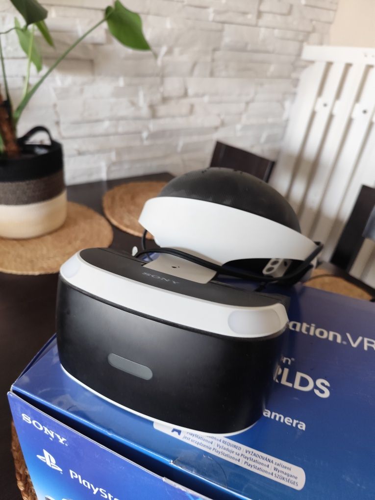 Zestaw vr do PS4+2x move+gra