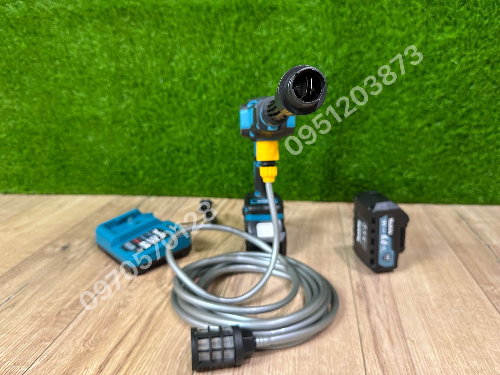 Аккумуляторная универсальная мини мойка Makita DXR911 2 АКБ 36V 6Ah