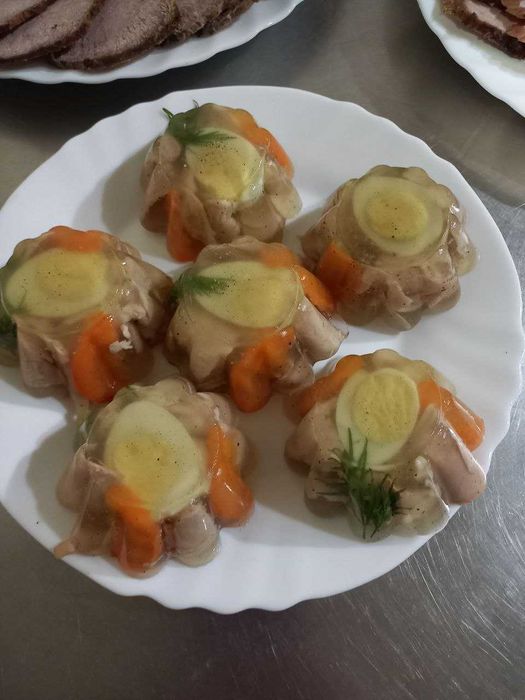 Виїзна кухня - корпоративи, хрестини, ювілеї, поминальні обіди.