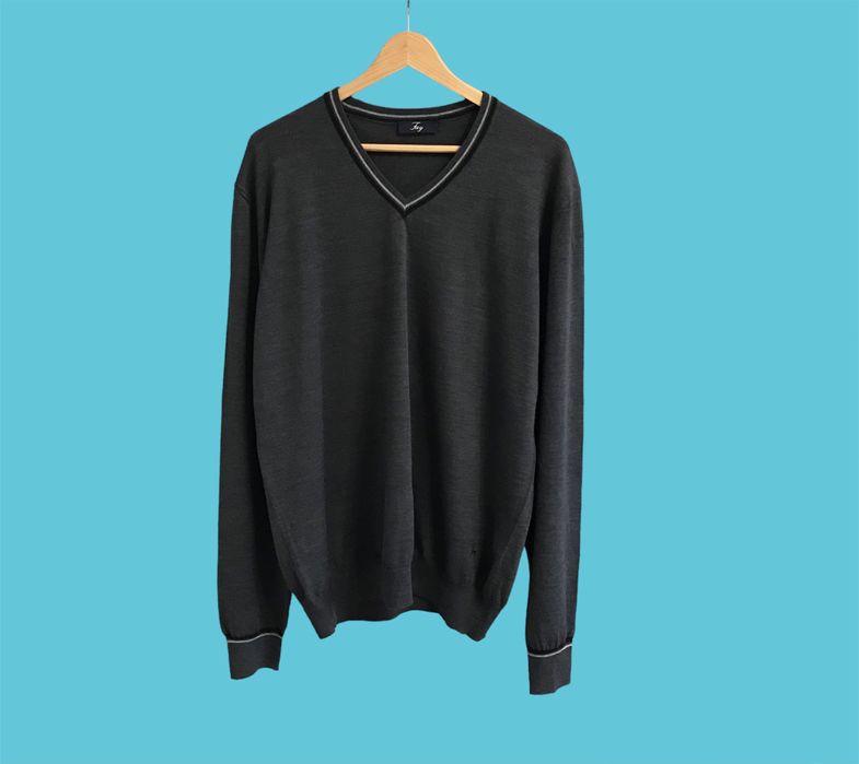 Пуловери Fay