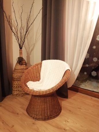 Przepiękny fotel wiklinowy