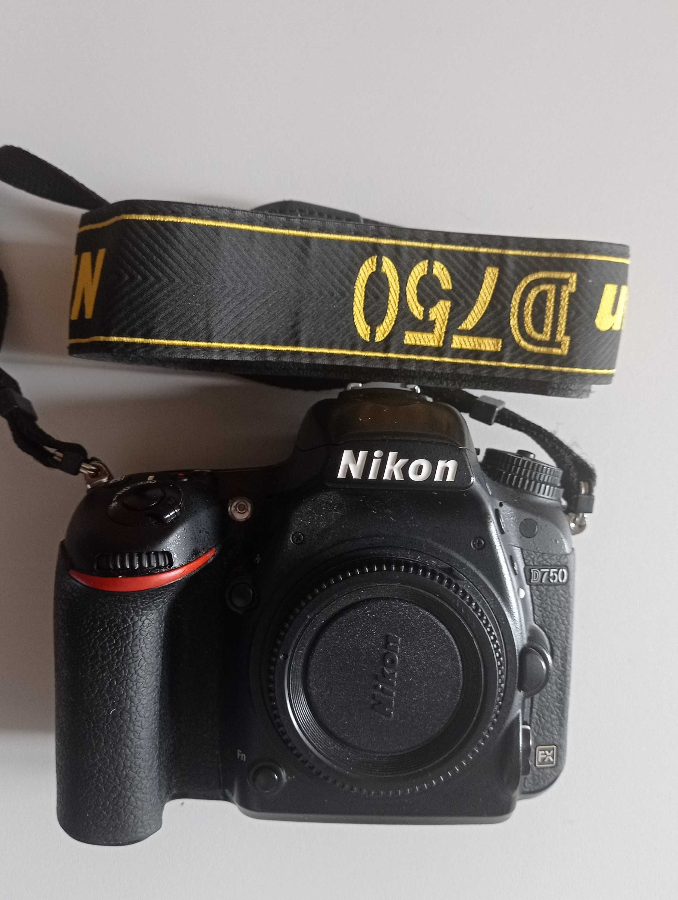 Nikon D750 body (pasek, bateria, ładowarka, instrukcja)