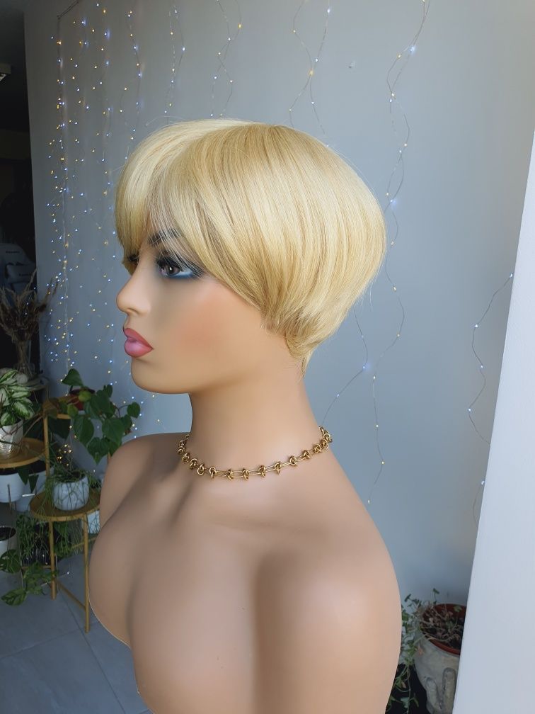 Krótka peruka z włosów naturalnych jasny blond Beata
