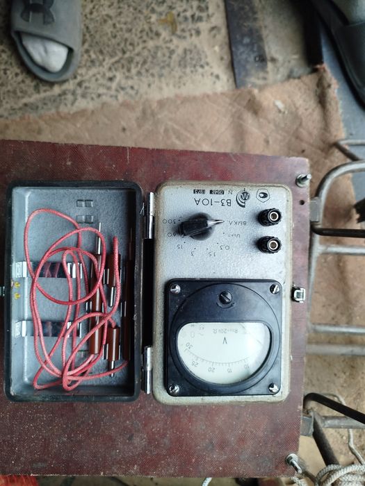 Продам Вольтметр