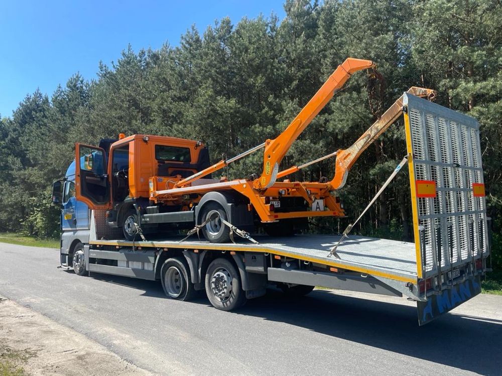 Pomoc Drogowa S8 Holowanie Transport Auto Pomoc Laweta 24/7