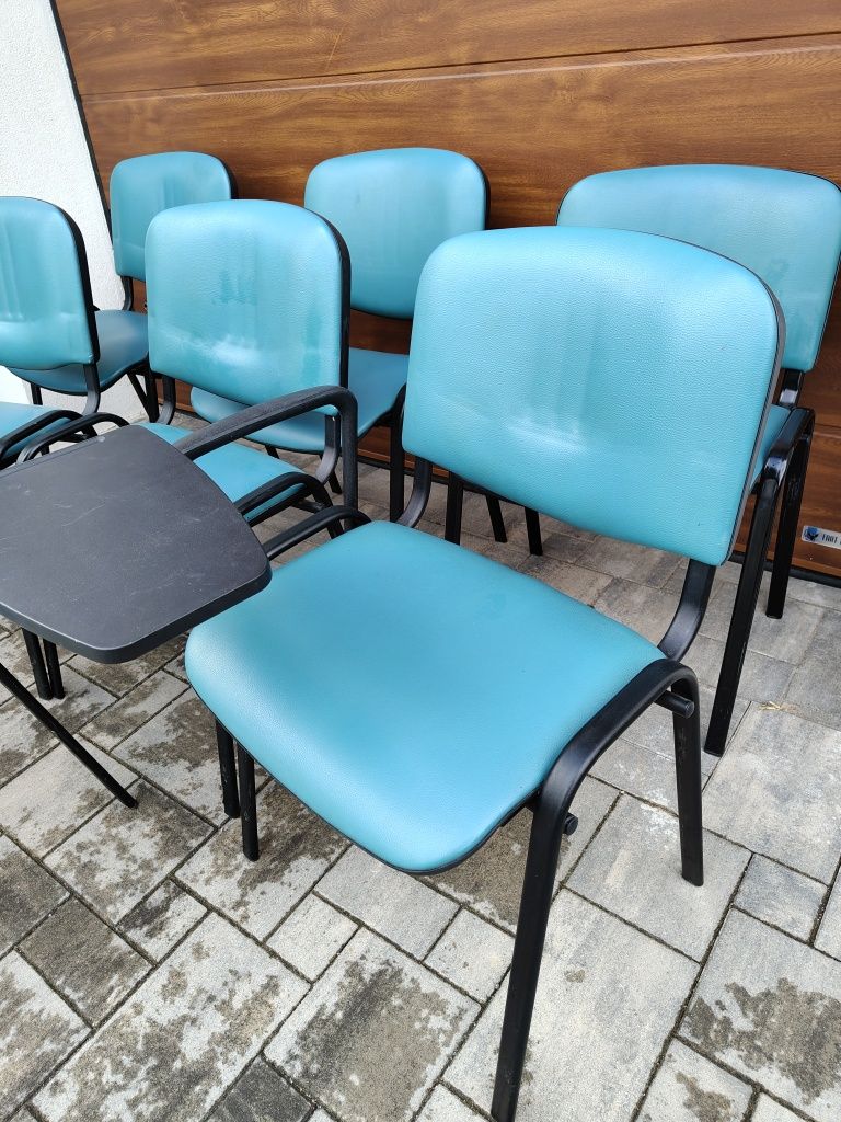 Krzesla konferencyjne brązowe  z tabletem i bez
