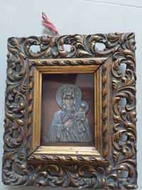 Mała stara ikona Matki Boskiej Częstochowskiej.