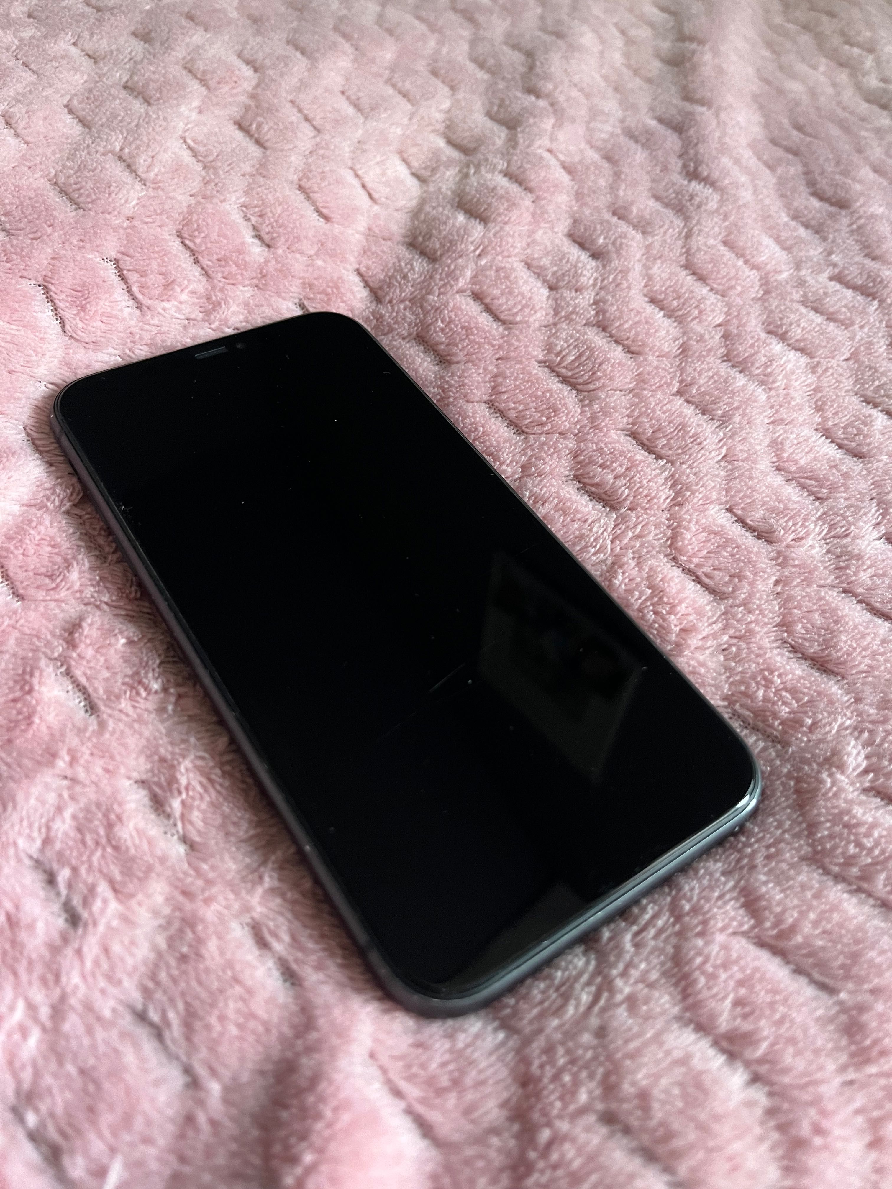 iPhone 11, 64 GB kolor czarny, stan bdb
