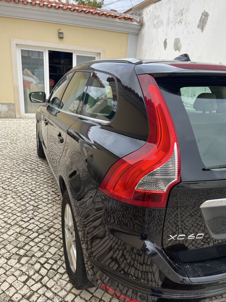 Volvo XC60 2017 D4 SUMMUM 2.0. Estofos pele bege