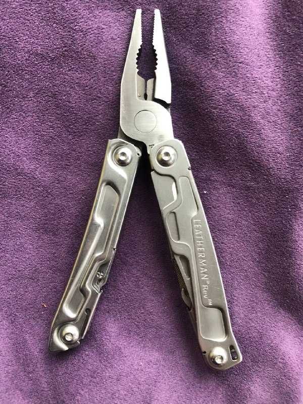 Мультитул Leatherman Rev (В наличии есть разные чехлы)