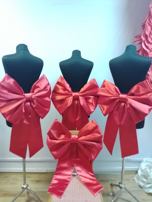 Великий бант на машину, фасад, оформлення, декор для оформлення