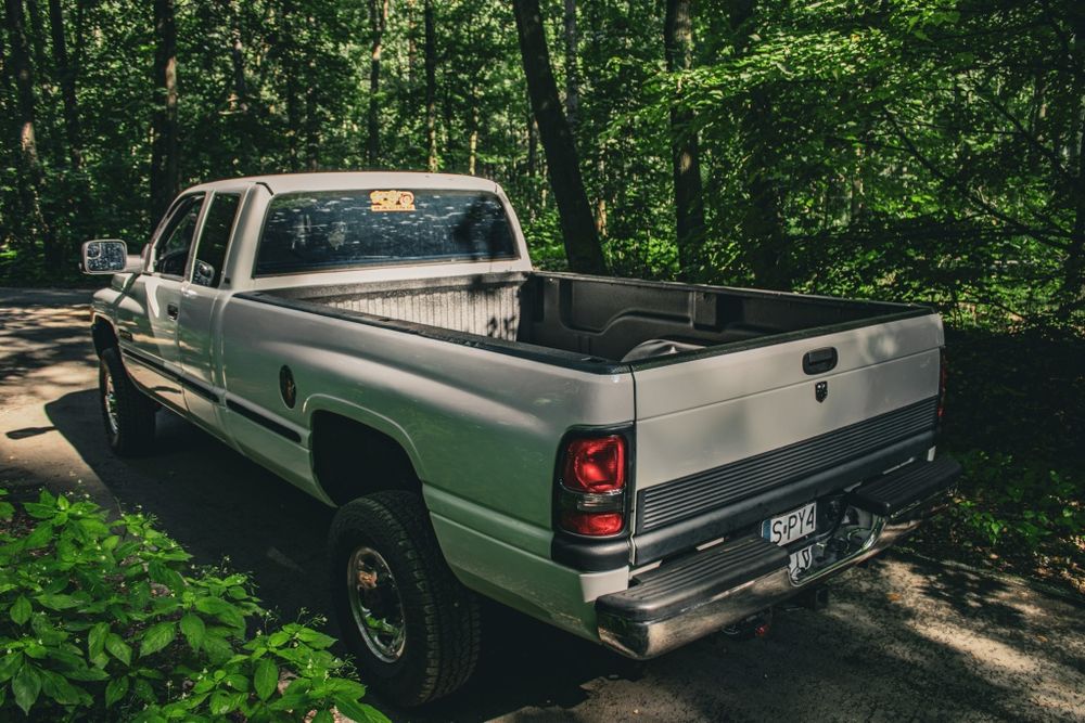 Dodge RAM 2500 Cummins 5.9 diesel 4x4