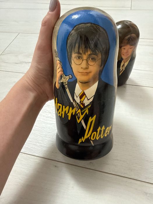 ляльки-матрьошки присвячені персонажам із Гаррі Поттера.