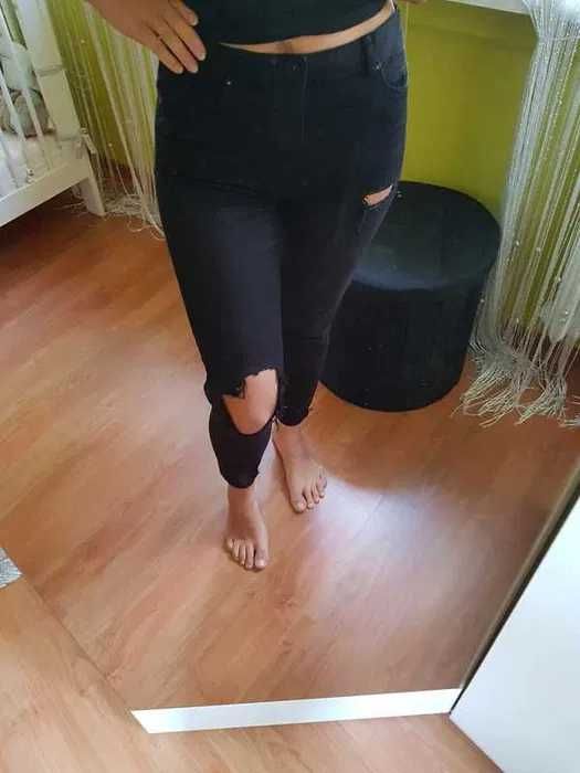 Czarne jeansy rurki z dziurami spodnie C&A rozmiar M