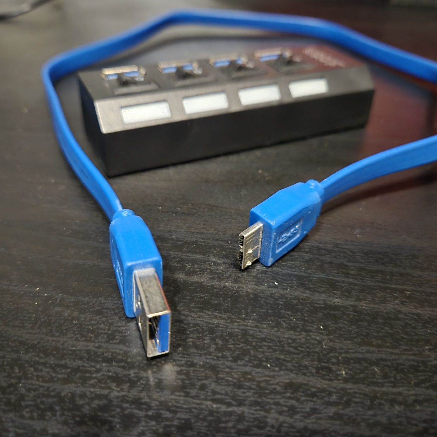 Hub USB 3.0 4 cztery porty osobne włączniki wyłączniki czarny