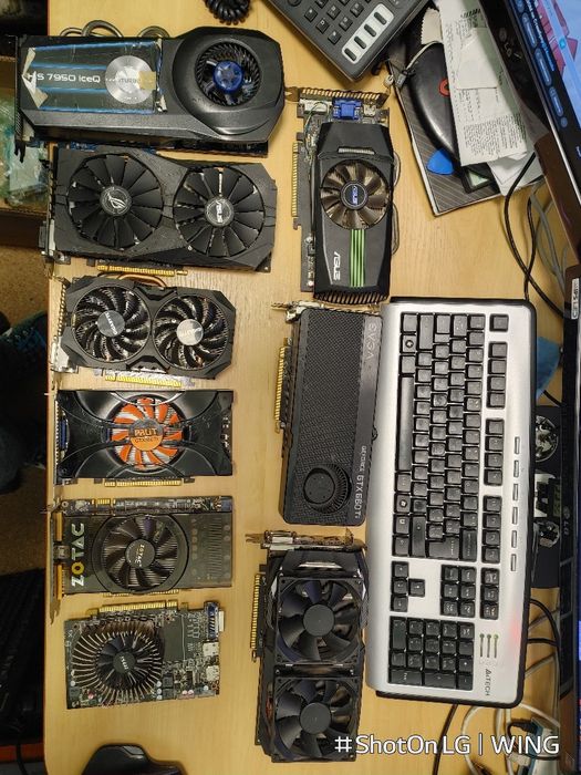 Відеокарти під відновлення також є справні різних роз'ємів