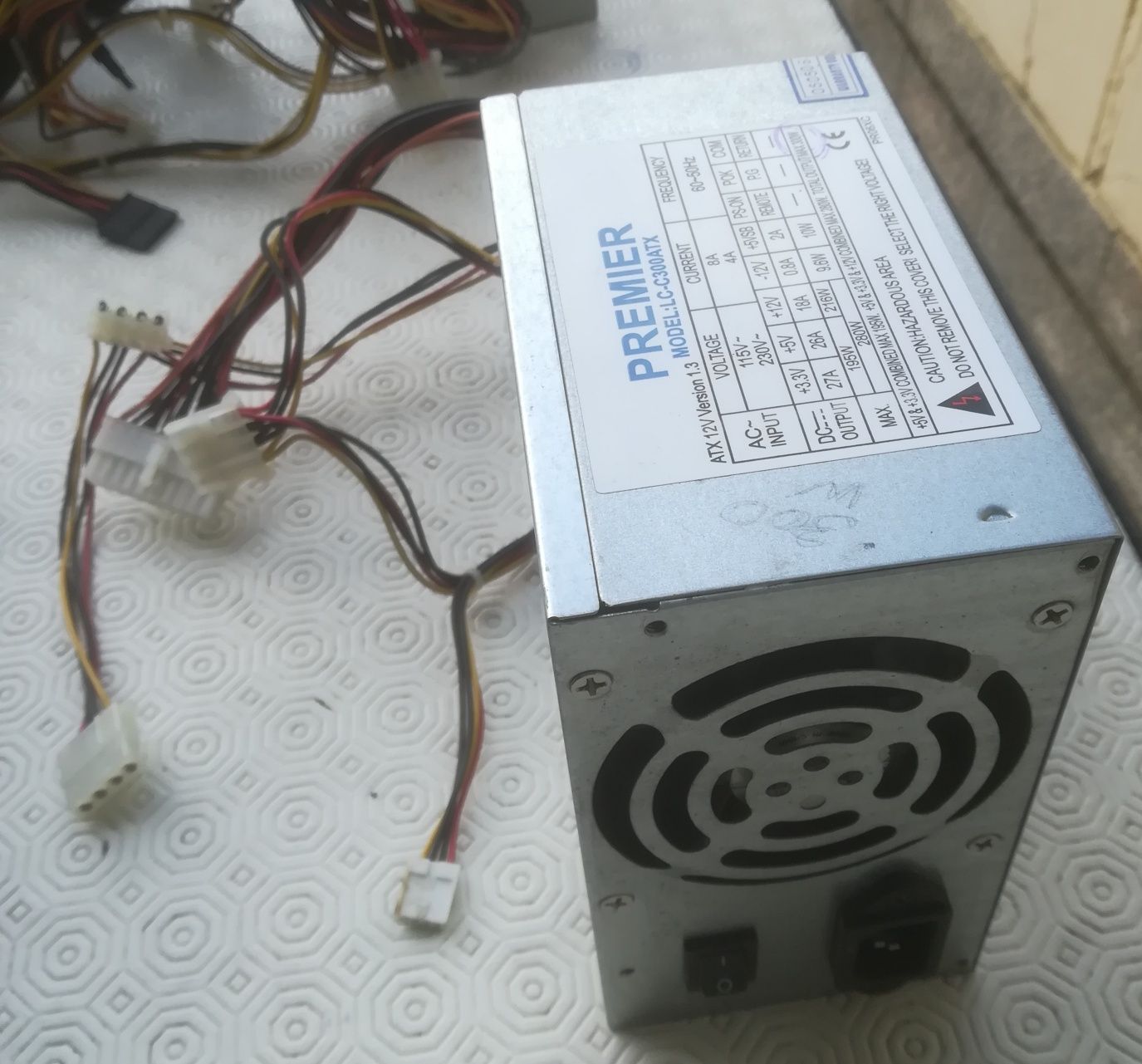 Fontes de Alimentação (de 300 até 500 Watt) para Computadores de Secre
